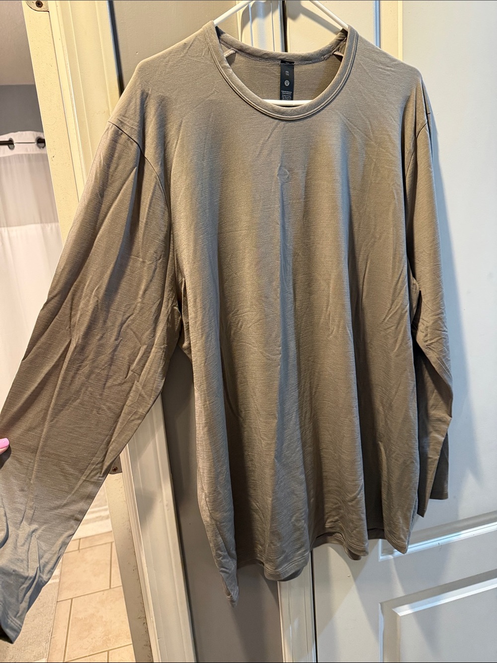 Long Sleeve Crewneck Tee in Taupe
